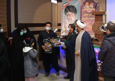 مهمترین دستاورد انقلاب اسلامی ایجاد روحیه خودباوری در میان ملت ایران است