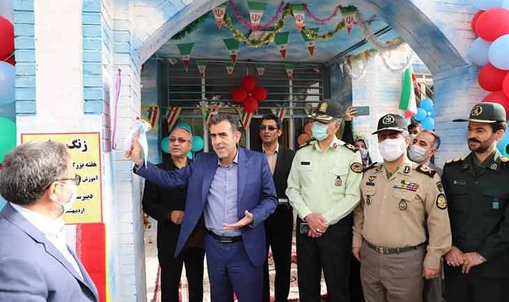 نواخته شدن زنگ “سپاس معلم” در مدارس کرمانشاه