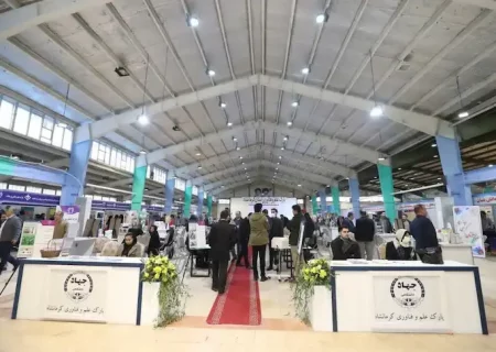 غرفه برتر سال ۹۸ در کرمانشاه دانشگاه جامع علمی کاربردی بود