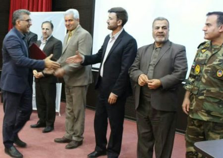 لازم است با زبان هنر جانفشانی شهدا را به نسل جوان انتقال دهیم