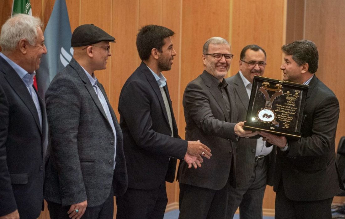 مردمی ترین جایزه در حوزه ی صنعت به شرکت سیمان غرب تعلق گرفت