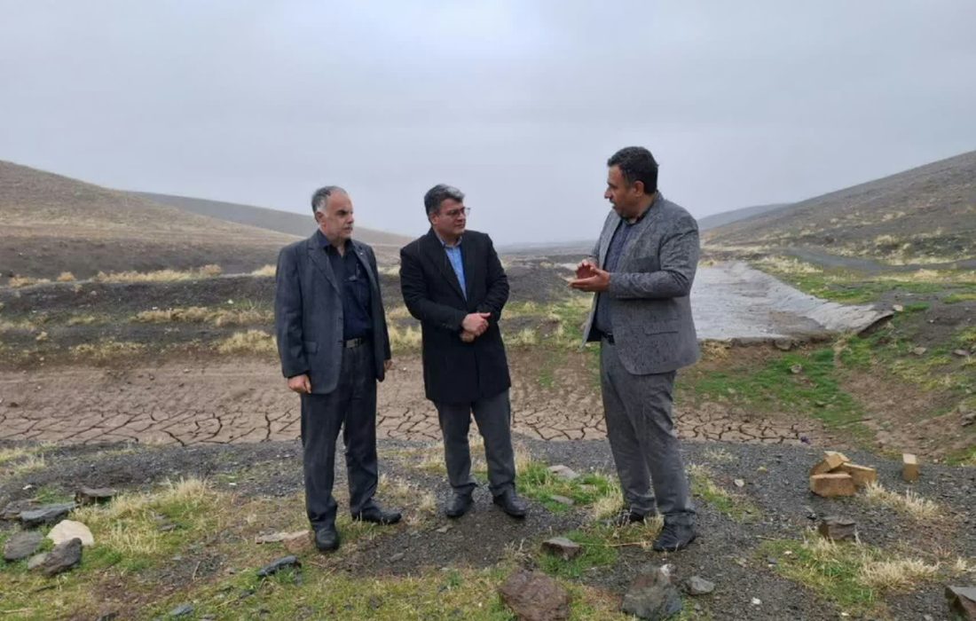 بازدید فرماندار کنگاور از پروژه های آبخیزداری روستای شورچه