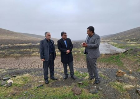 بازدید فرماندار کنگاور از پروژه های آبخیزداری روستای شورچه