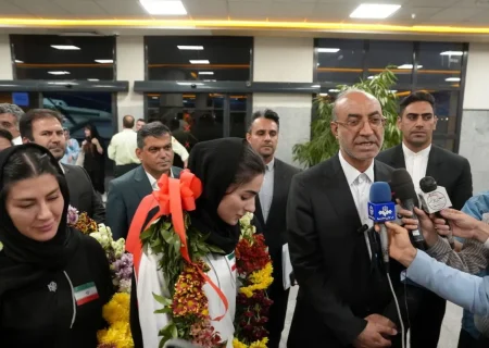 با طلای انفرادی و برنز تیمی افتخار را برای ایران و کرمانشاه به ارمغان آوردم