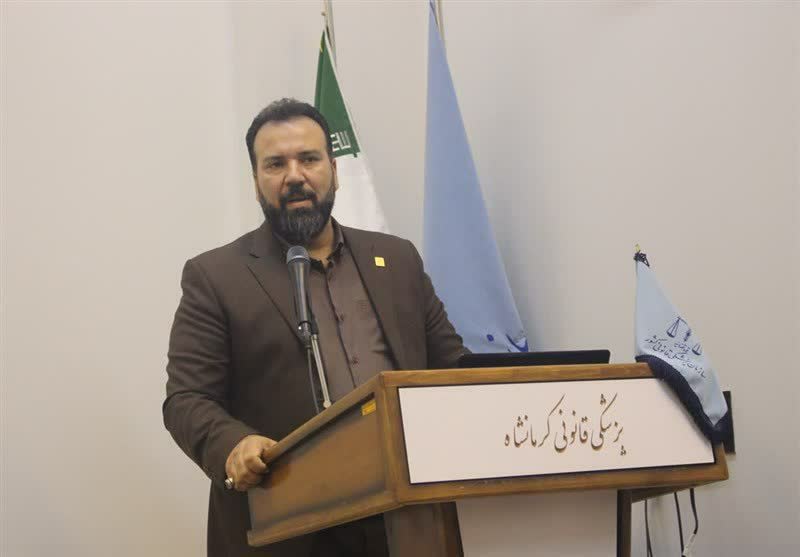 تمرکز خدمات مختلف پزشکی قانونی در یک ساختمان مشکلات بسیاری ایجاد کرده و ایجاد مراکز دیگر ضرورت دارد.   
