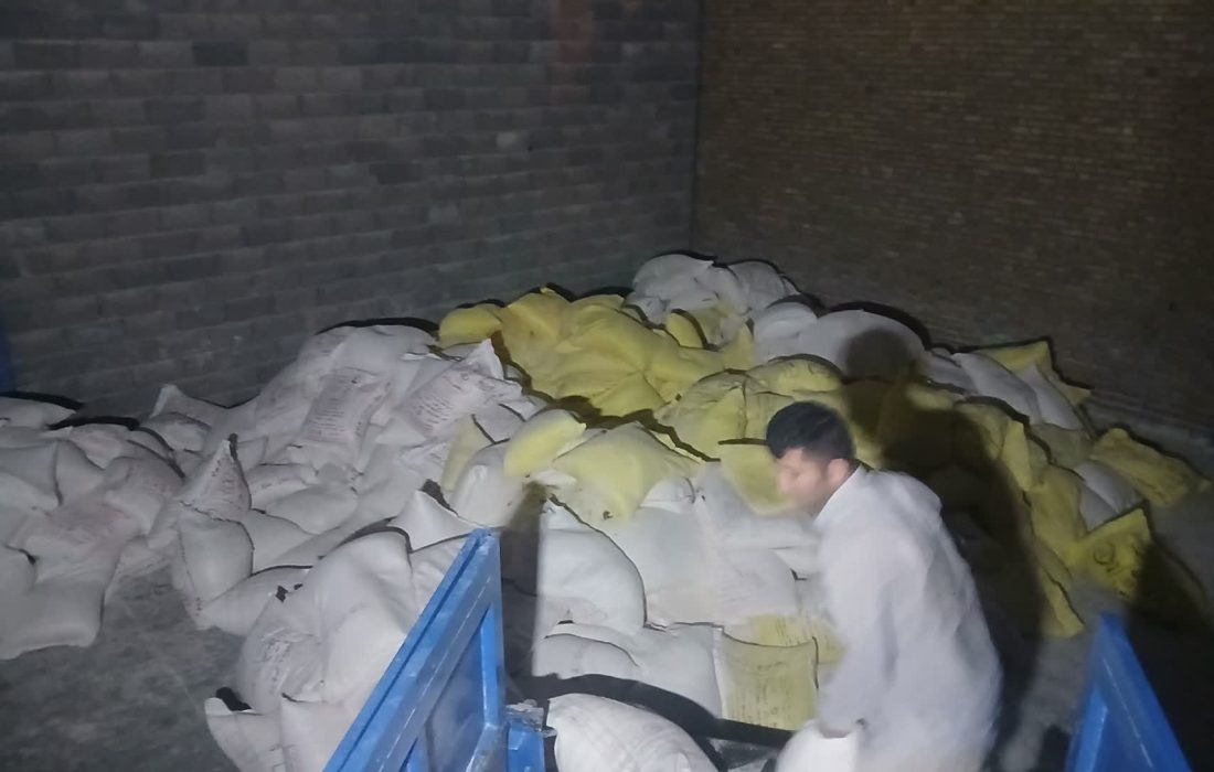 کشف سه انبار آرد قاچاق در کرمانشاه/ ۳ متهم دستگیر شدند