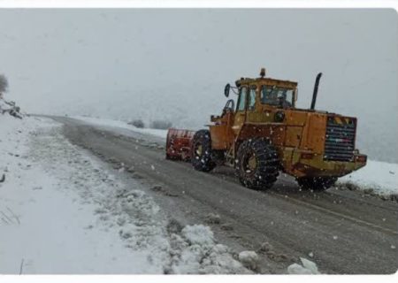 برف‌روبی بیش از ۵ هزار کیلومتر‌باند از محورهای مواصلاتی استان کرمانشاه